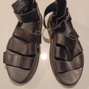 Dr. Martens Clarissa